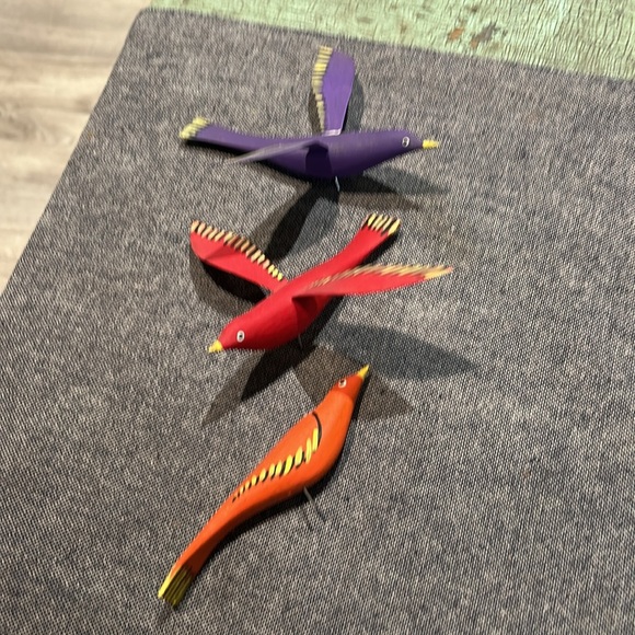 Handmade, artist signed painted Clever Cat birdhouse with removable birds - Picture 7 of 9